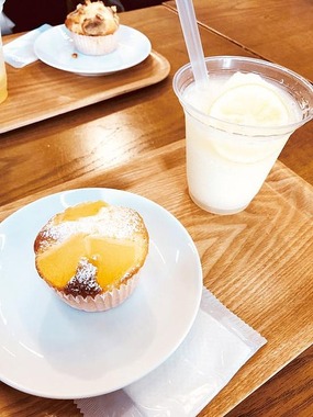 スターバックスに激震、作業服のワークマンが「コーヒーショップ」に参入	