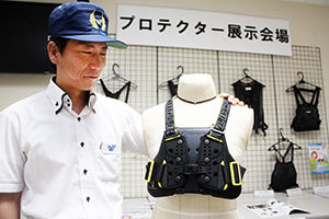 バイクに乗る時には「胸部プロテクターを装着しましょう」、和歌山県警が呼びかけ