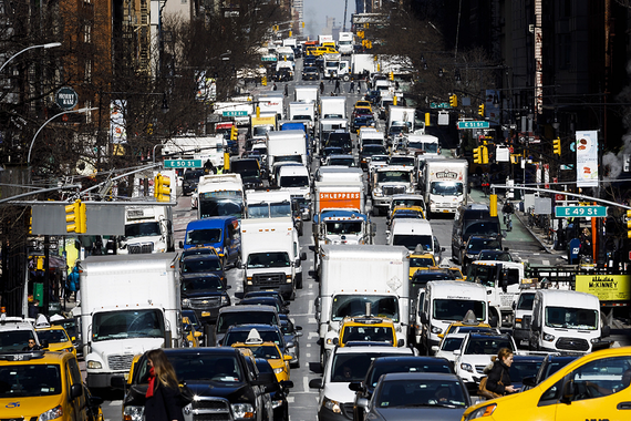 NYで「渋滞税」導入へ、渋滞が深刻な中心部に車両で進入すると自動的に課金されるシステム 	