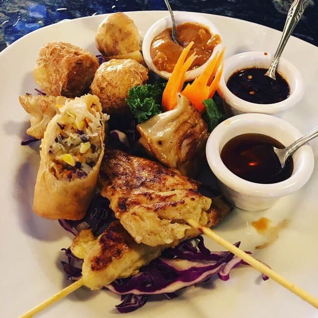 オススメのプレート - タイ料理店 Thai Bloom!