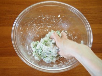 レンジでオクラ入りえびしんじょう2