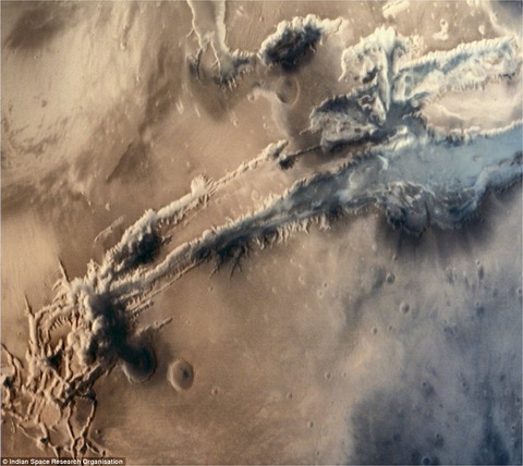 265969AA00000578-0-image-a-6_1425640421584