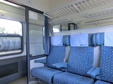 R613車内