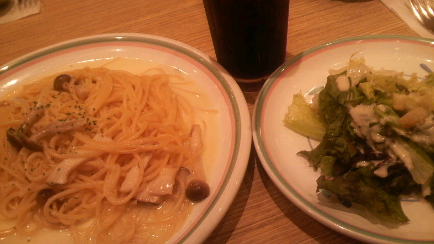 きのこのクリームパスタ