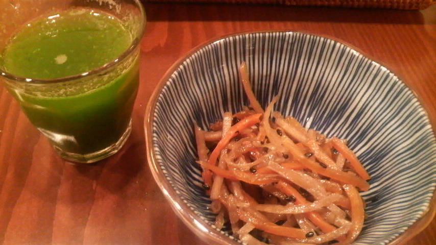 野菜ジュースときんぴらごぼう