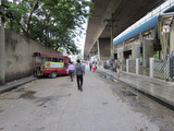 BTSタクシン橋駅下