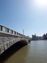 万代橋