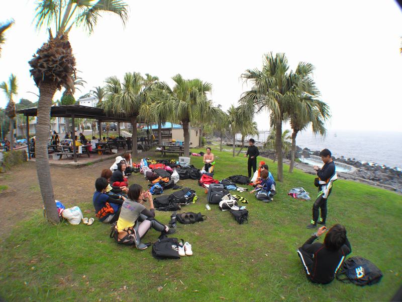 海洋公園でダイビング