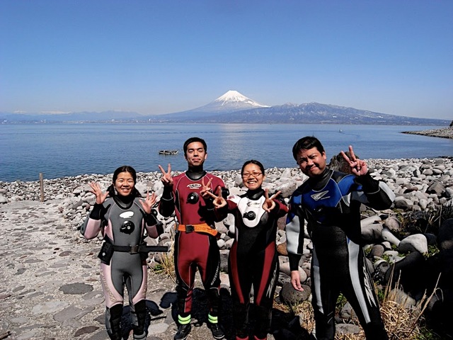 富士山見ながらダイビング