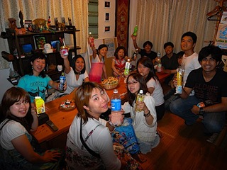 前泊みんなで宴会だ