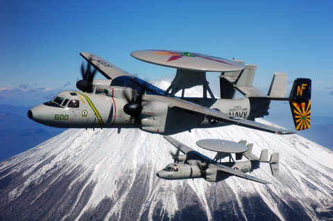 E-2C_Hawkeye_and_Mount_Fuji