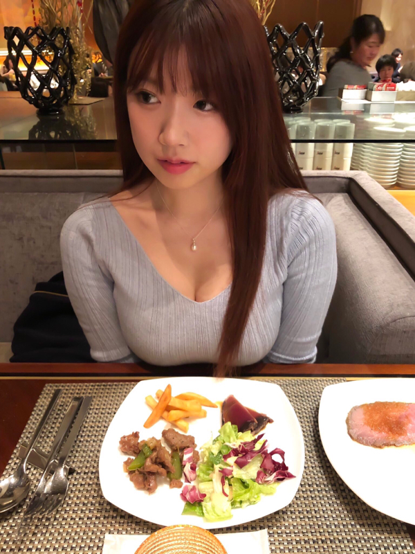 【画像】このおっぱいってなにカップくらい?wwwwww
