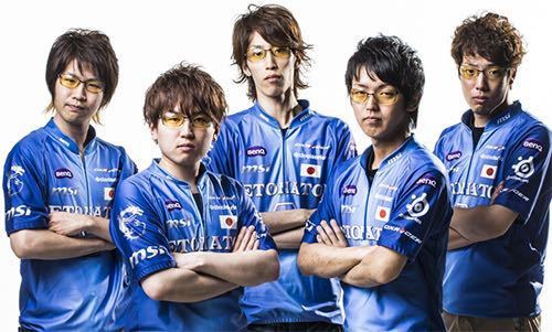 【画像】プロゲーマーって身体も鍛えてるんだなwwwwww