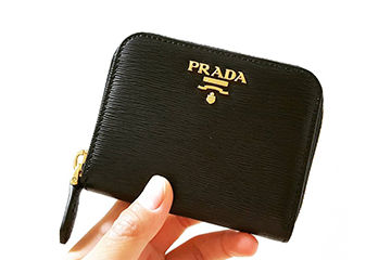 PRADAのミニウォレット