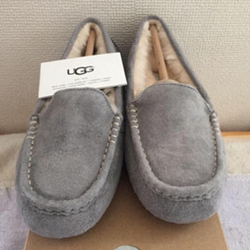 UGGのモカシン2