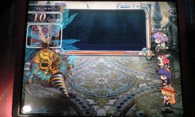 ハチっぽいの