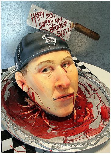 Bloody_halloween_cake_photo