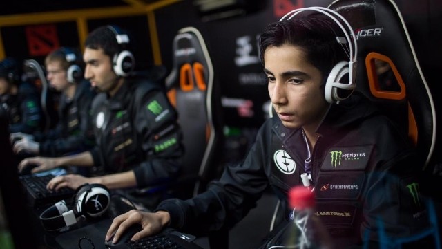 16歳プロゲーマー「年収2億です」
