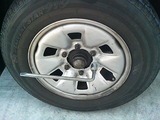 ホイールナット締め