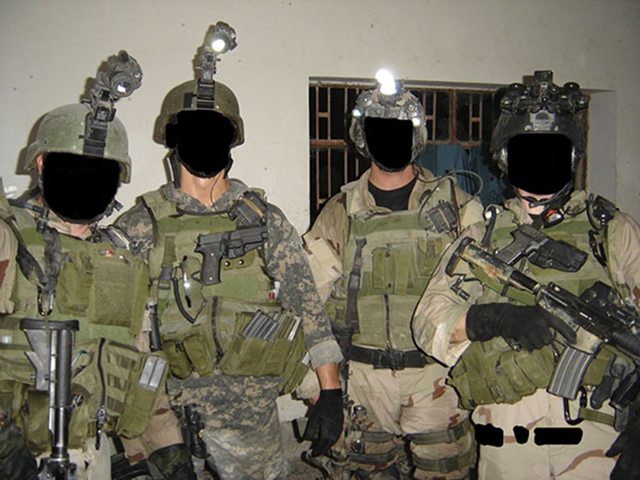 2hsoldiers-and-accomplicehstole-SAS-gear-001