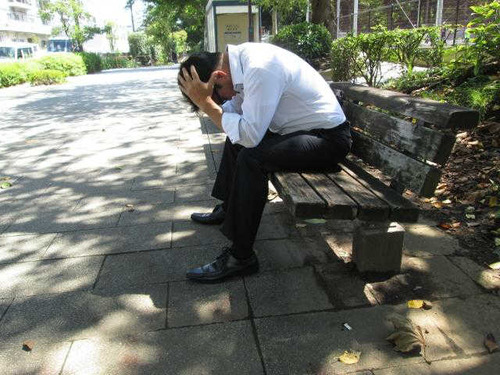会社を乗っ取られた男