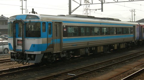 1280px-JNR-DC-Kiha185-11
