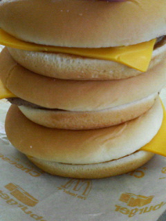 マックで何杯コーヒーおかわり出来るか試してみるwwwwwww