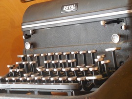 typewriter-1375300_1280