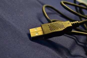 charging-cable-390083_1280