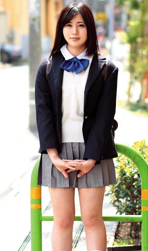 フライングデビューした前○敦子似の18才美少女が上京して初めてのアルバイト