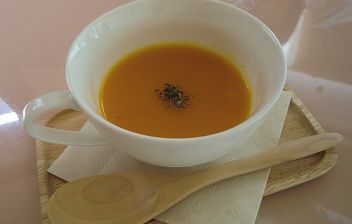 にんじんとりんごCOBOの冷たいスープ