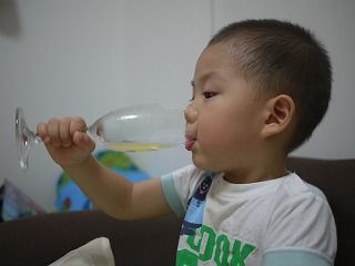 りんごジュースを