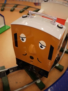 困ったかお
