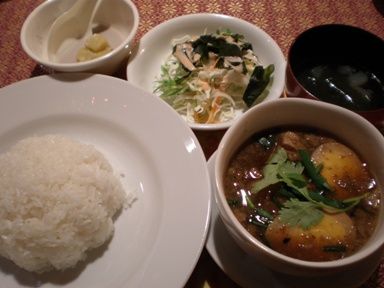サバイサバイ(タイの豚角煮)