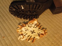 タンクソールブーツで、パンを無残なギザギザまみれに21