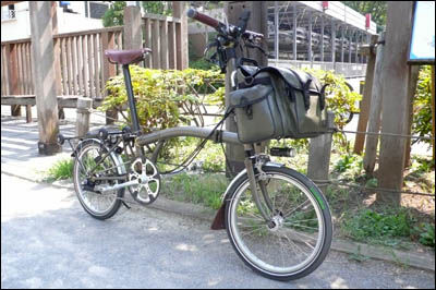 再掲】ブロンプトン(M6R)&純正フロント用Tバッグ&レザイン空気入れ