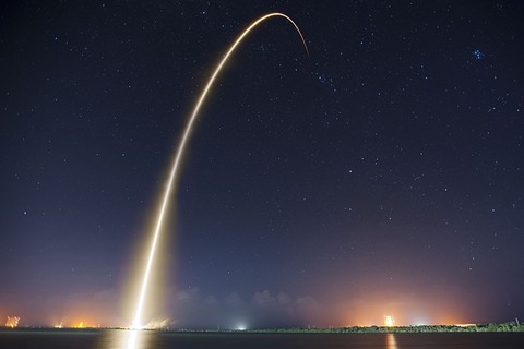 rocket-launch-693215_640