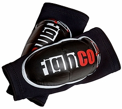 Fight Co elbow pads 黒
