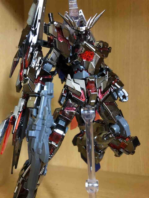 MG ユニコーンガンダム3号機　フェネクス　シルバーメッキ仕様　発光ユニット付き MG ユニコーンガンダム3号機 フェネクス シルバーメッキ仕様