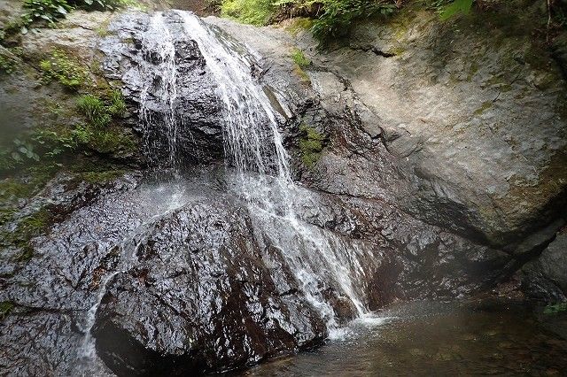 P7166457_12m滝・水流右を登るA1-s