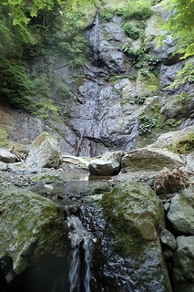 P7166469_20m幅広滝の左-s