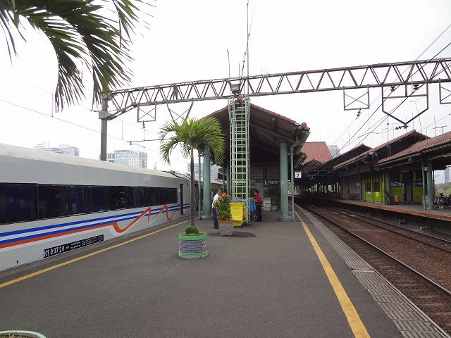 2015年インドネシア旅行記 第4回 ジャカルタから特急列車で 2015年インドネシア旅行記 第4回 ジャカルタから特急列車で