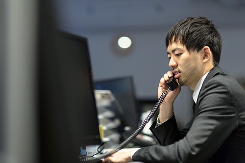 「思う」「考える」の敬語表現!「拝察」の意味と使い方とは?