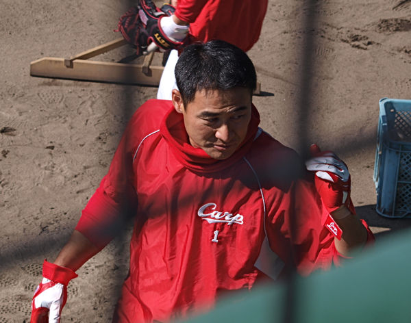 カープ前田智徳選手⁉️ファン必見‼️激レア‼️断捨離‼️ MIZUNO (ミズノ) 広島東洋カープ 前田智徳 2000本安打記念