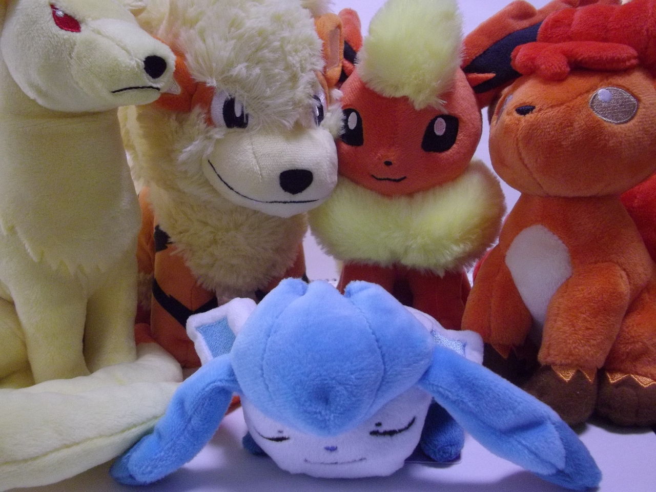 ポケモンセンターオリジナルぬいぐるみロコン+炎の仲間たち : 磁場+-の