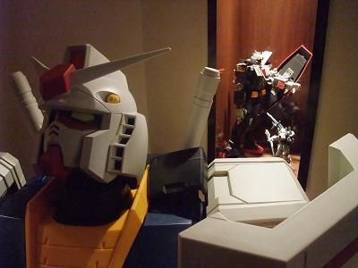 ガンダムバー サイド6 ガンダム顔アップ