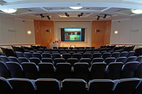 meeting-1423971_640