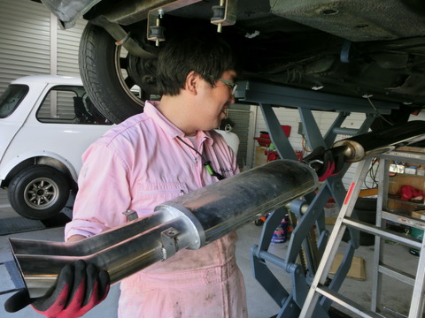 佐藤号 爆音マフラー対策と洗車 : スタッフブログ｜ローバーミニ