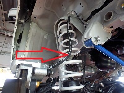 15フロントブレーキホース右