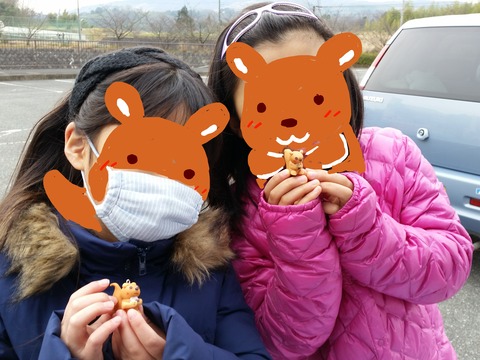 左がもかさん 右みなさん 顔リス